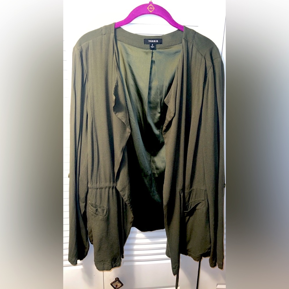 Long Sleeve (fold to 3/4) Blazer